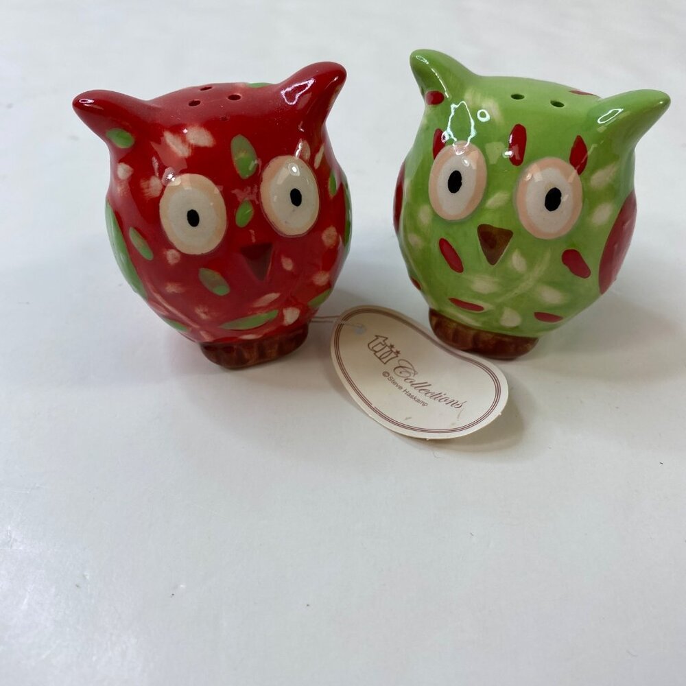 TII Collections Ceramic Red Green Speckled Owl Salt & Pepper Shaker Set
